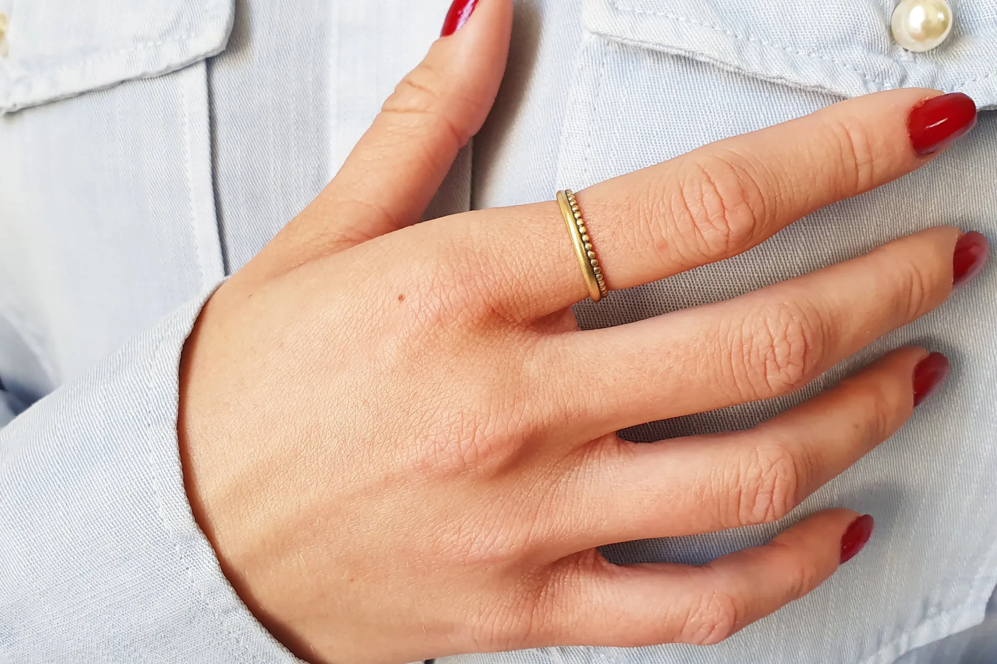 18k  gold Simple Delicate Wedding Band