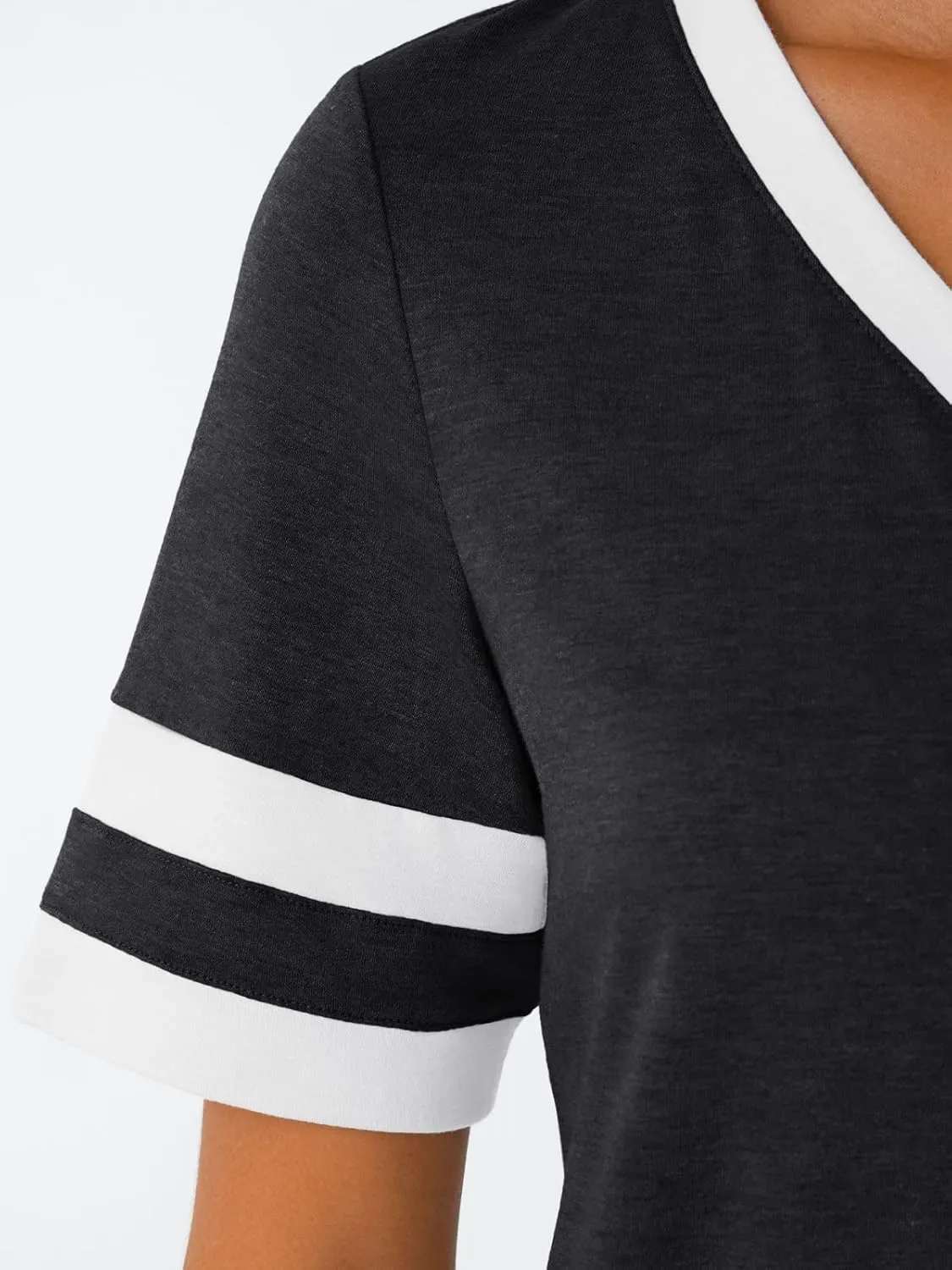 AUTOMET Women's Short Sleeve V Neck T Shirts Trendy Casual Spring Tops Summer Fashion Tees Basic Clothes