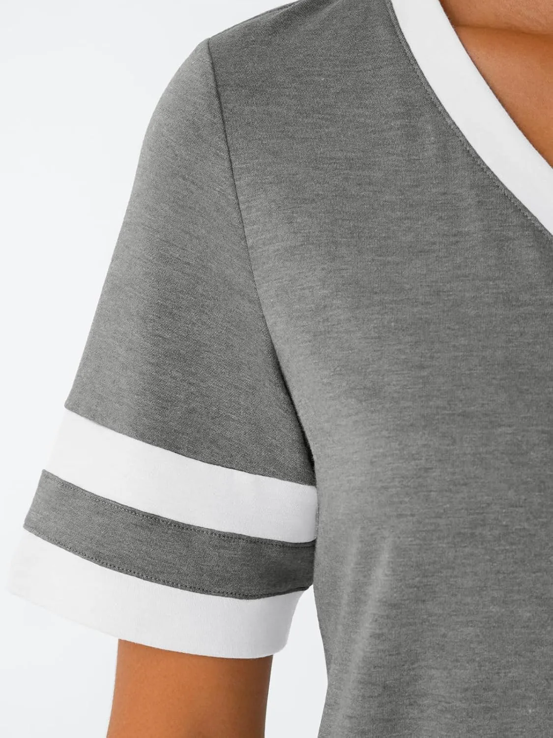 AUTOMET Women's Short Sleeve V Neck T Shirts Trendy Casual Spring Tops Summer Fashion Tees Basic Clothes