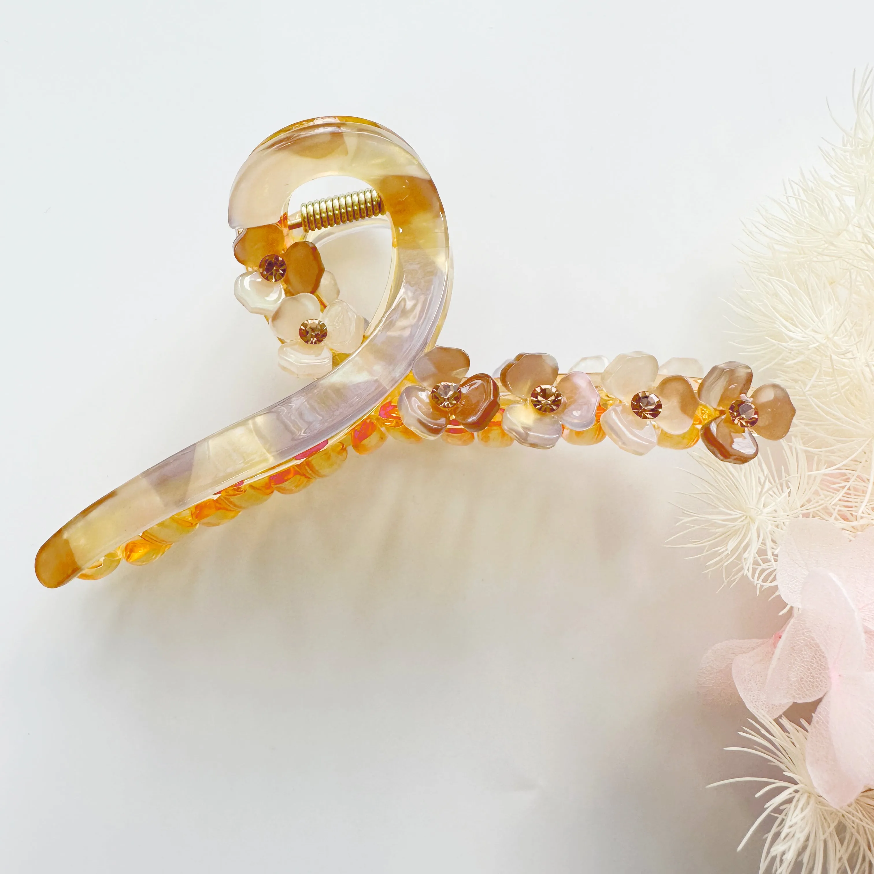 Delicate Floral Claw - toffee