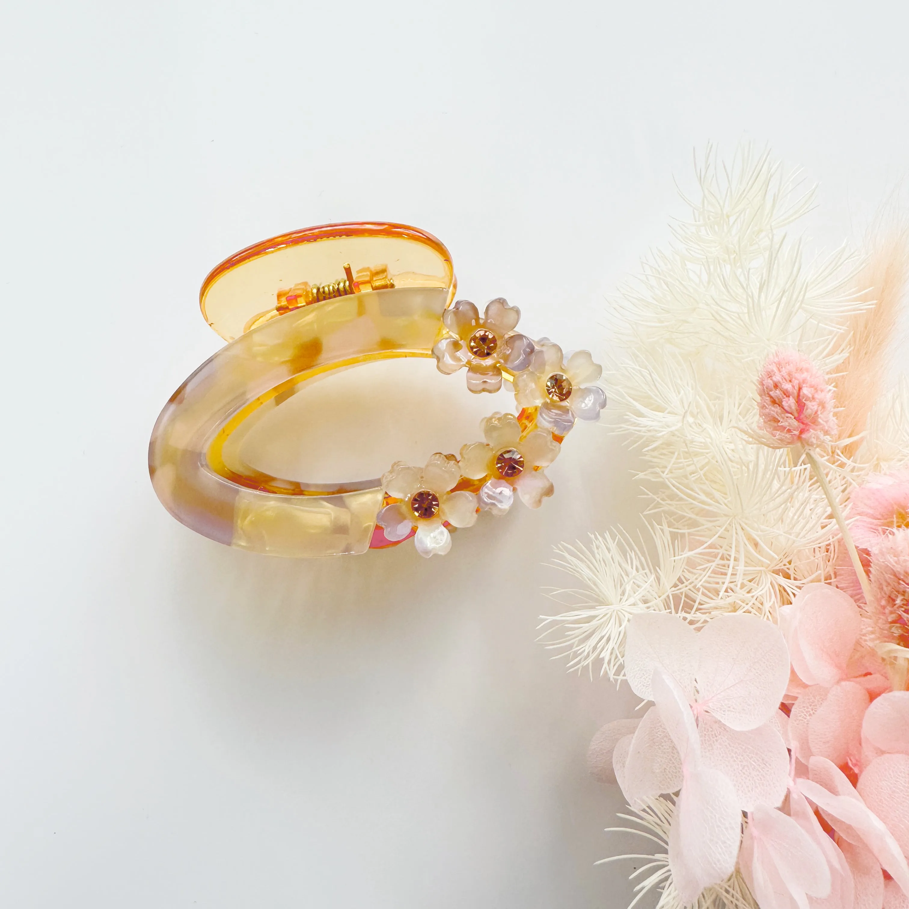 Delicate Floral Claw - toffee