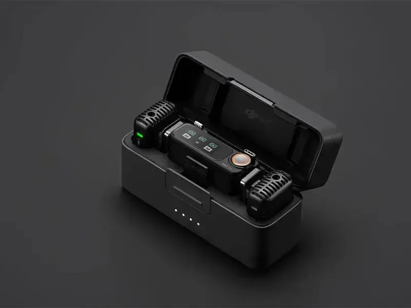 DJI Mic 2 2-Person Compact Digital Wireless Microphone System/Recorder for Camera & Smartphone (2.4 GHz)