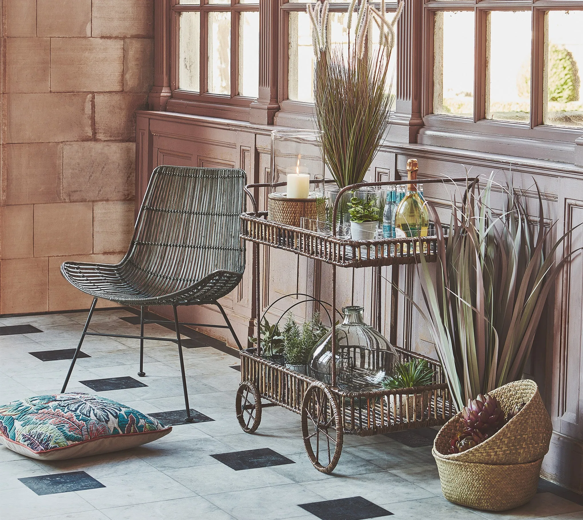 Enara Planter in Pot with Delicate Cattail – Excess Stock