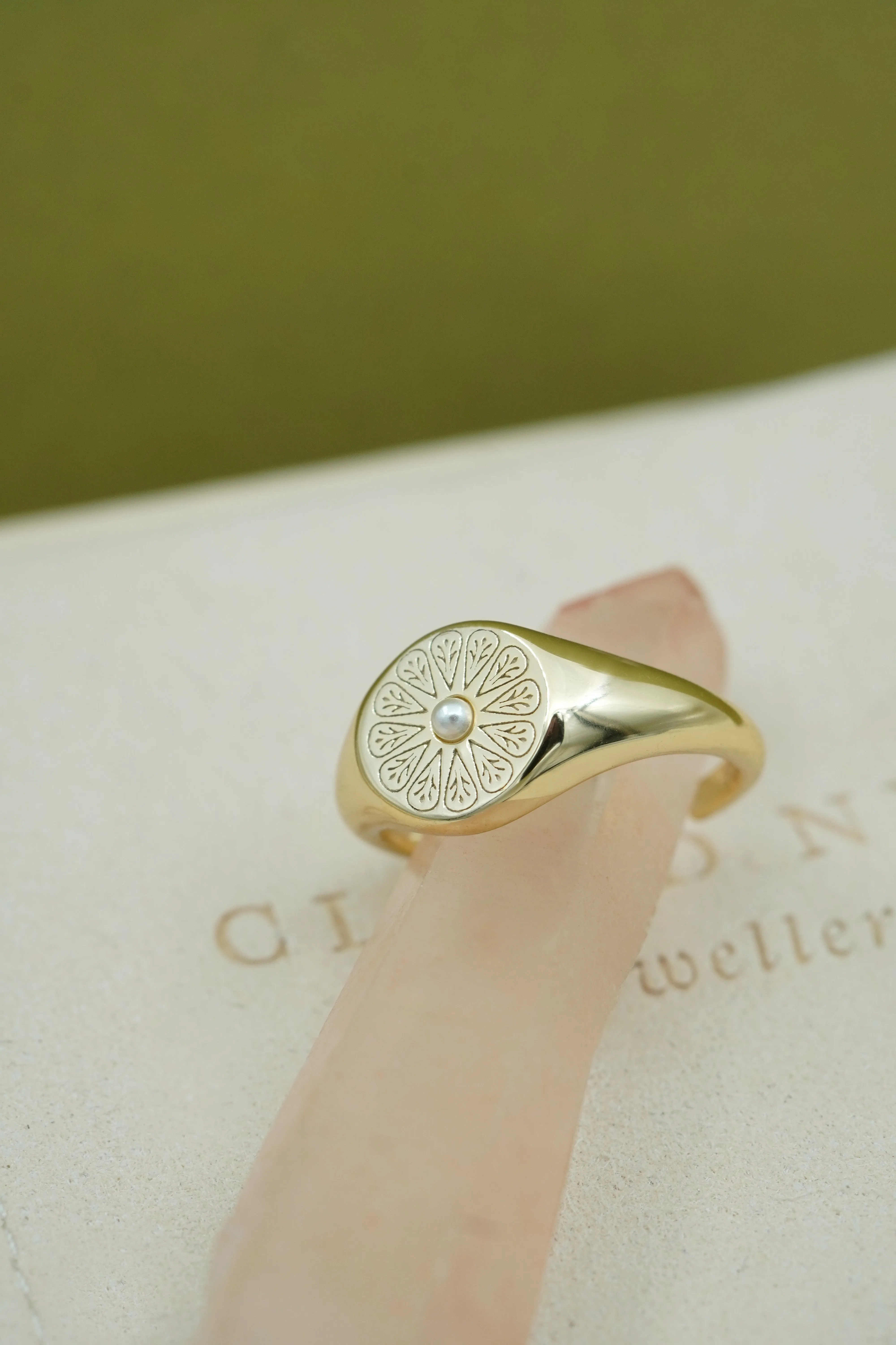 Gold Birthstone Ring - June/Pearl