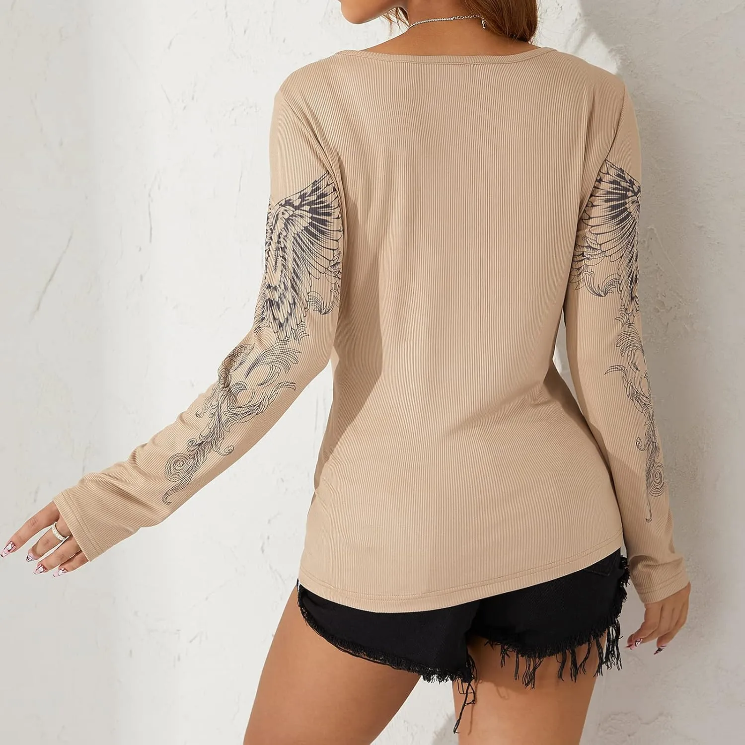 Grunge Clothes for Women Y2K Tops Long Sleeve Fairy Grunge Aesthetic Shirts Teen Girls Vintage Graphic Tees Fall