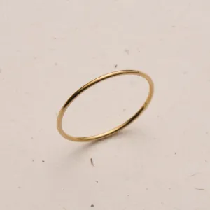 Jane • Delicate Stacking Ring