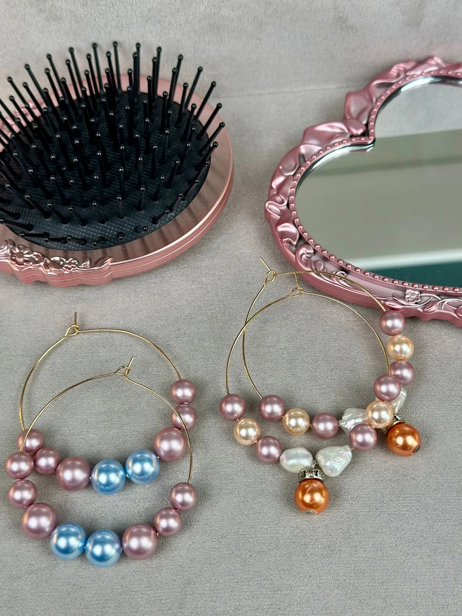 Kat Hoop Pearl Earrings