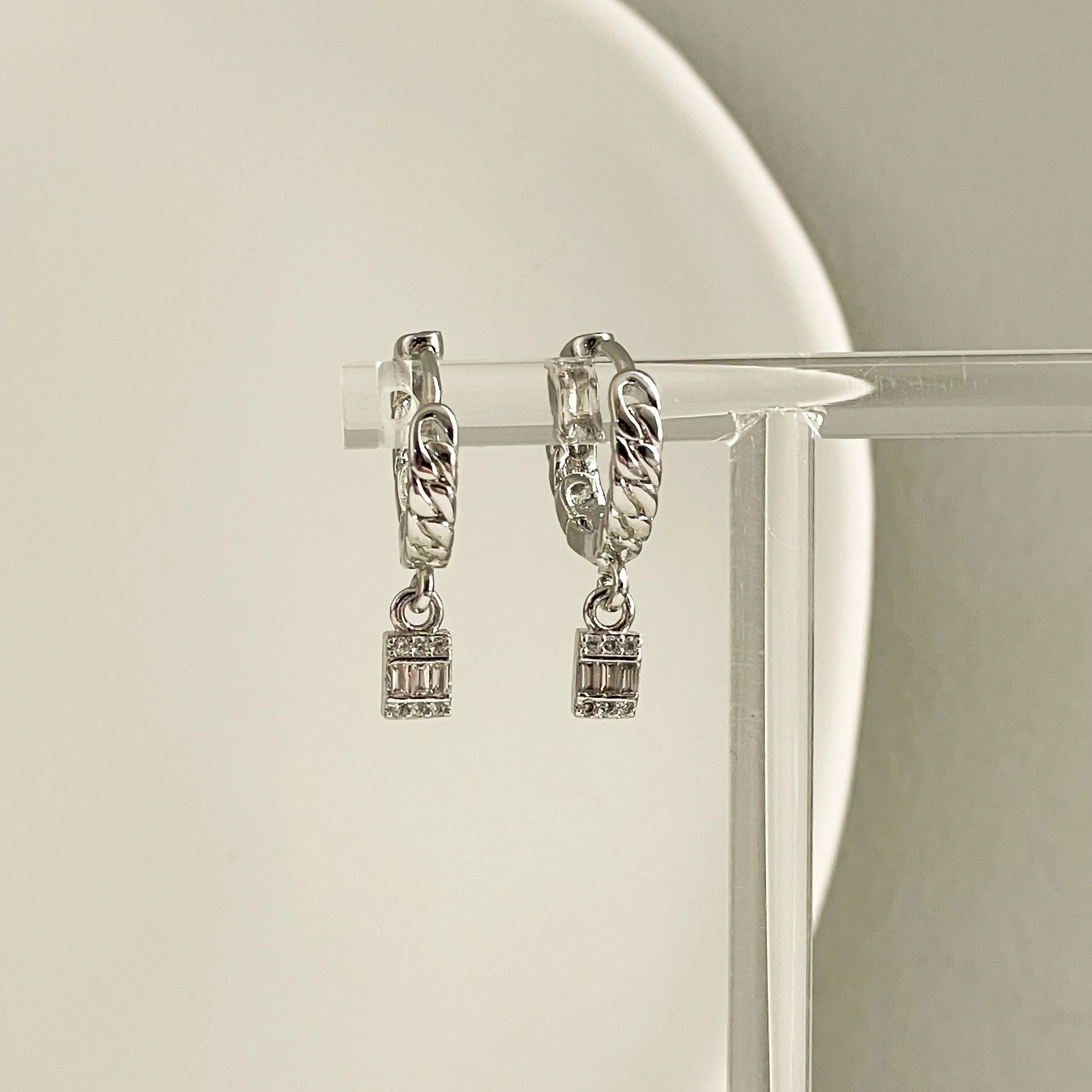 Leo Hoops