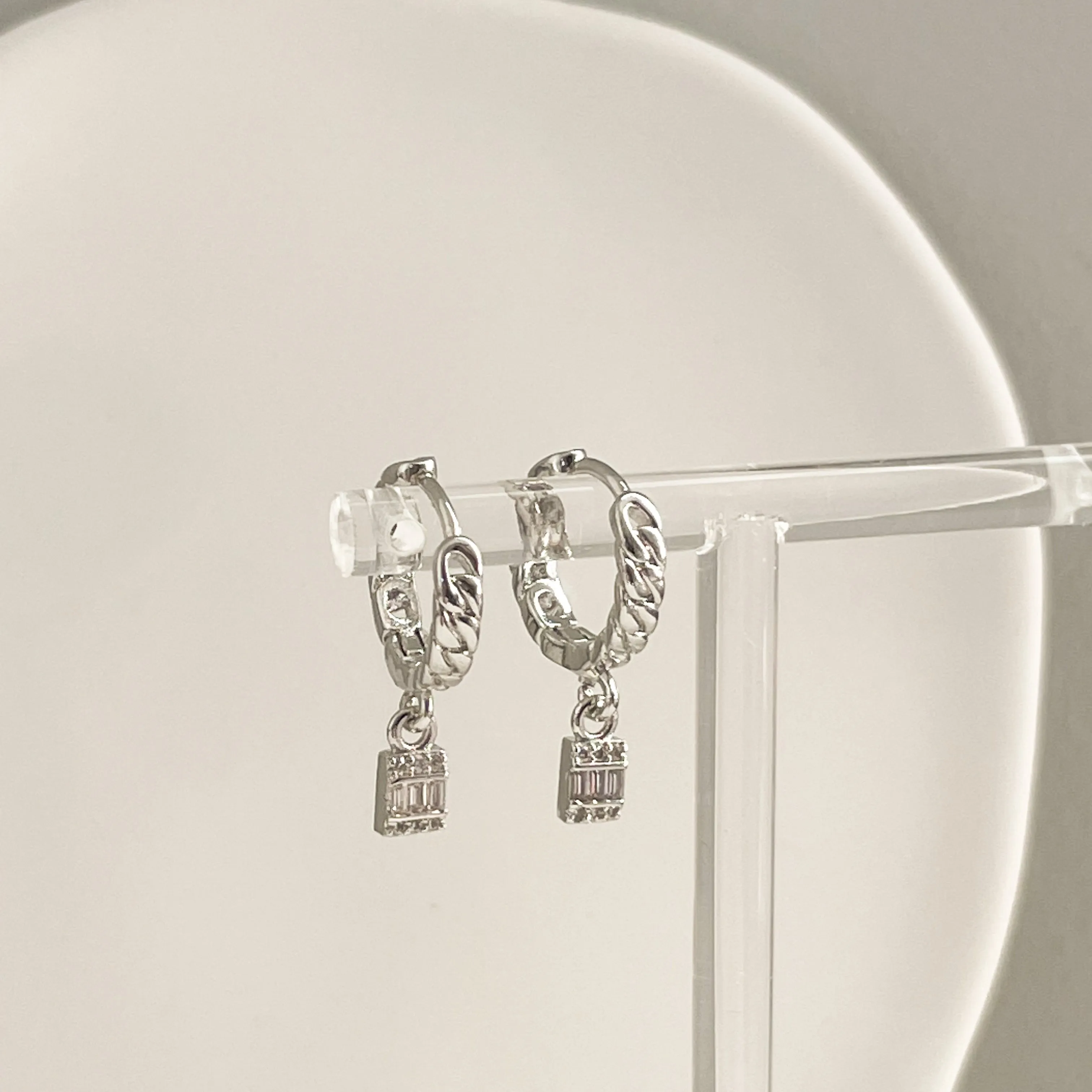 Leo Hoops
