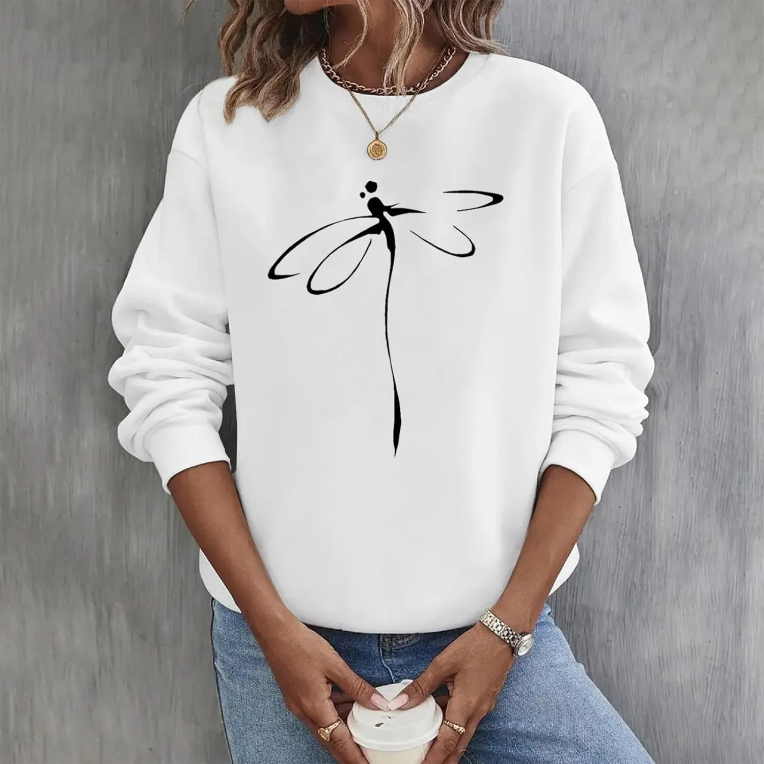 Women's Long Sleeve Pullover 2024 Fall Casual Comfy Loose Shirts Trendy Dragonfly Pattern Print Round Neck Sweatshirt
